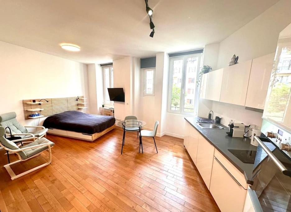 Scaliero - Grand Studio Quartier Du Port Appartamento Nizza